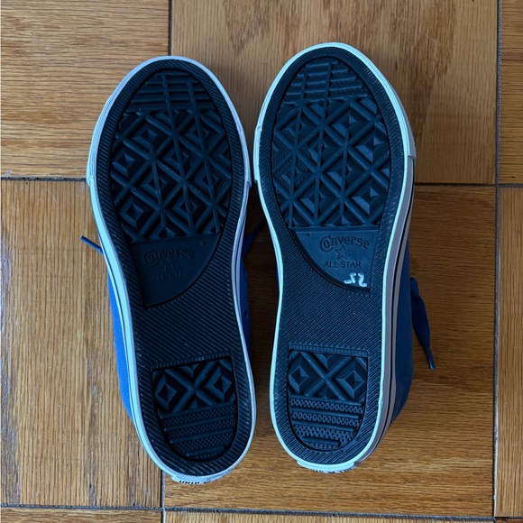 NWOT Unworn Blue Converse Sneakers - Picture 3 of 5